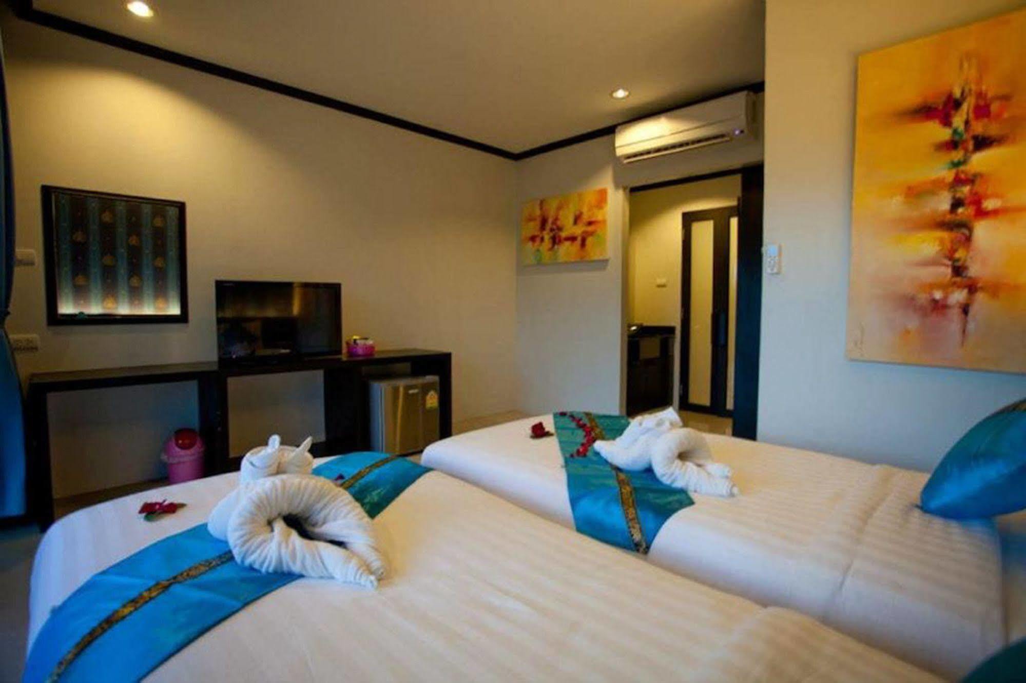 Kata Green Beach Hotel Buitenkant foto